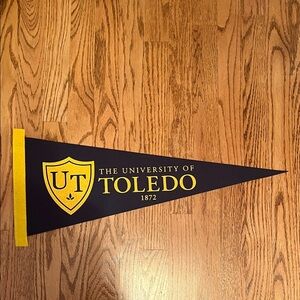 The University of Toledo (UTOLEDO UT) Rockets Pennant NAVY AND YELLOW